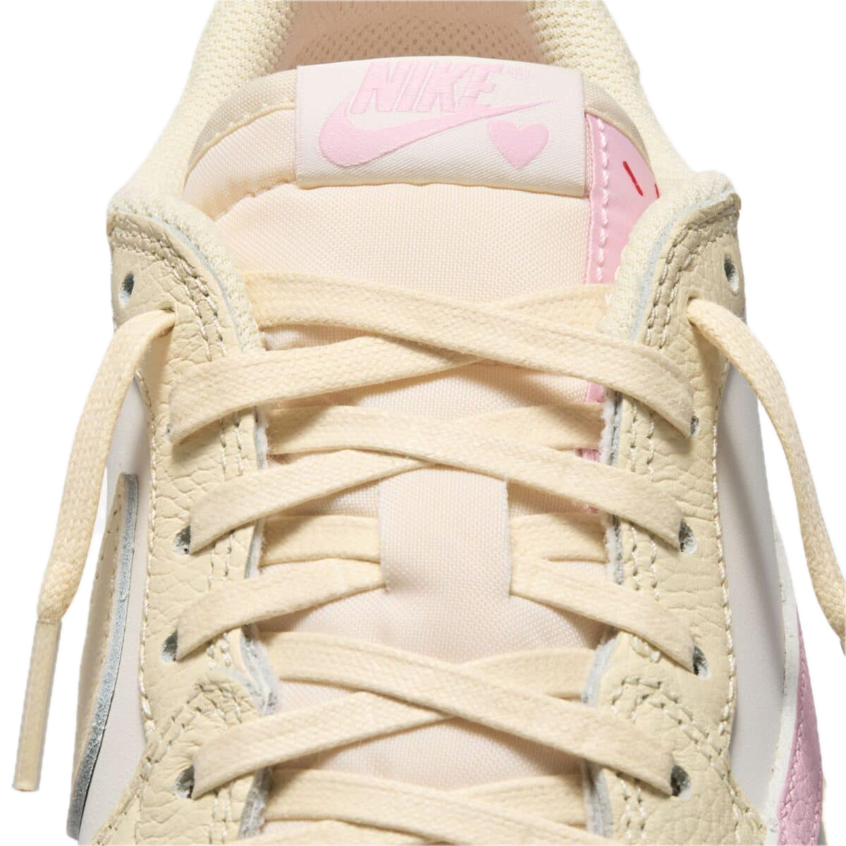Jordan 1 Retro Low OG SP Travis Scott Shy Pink 5