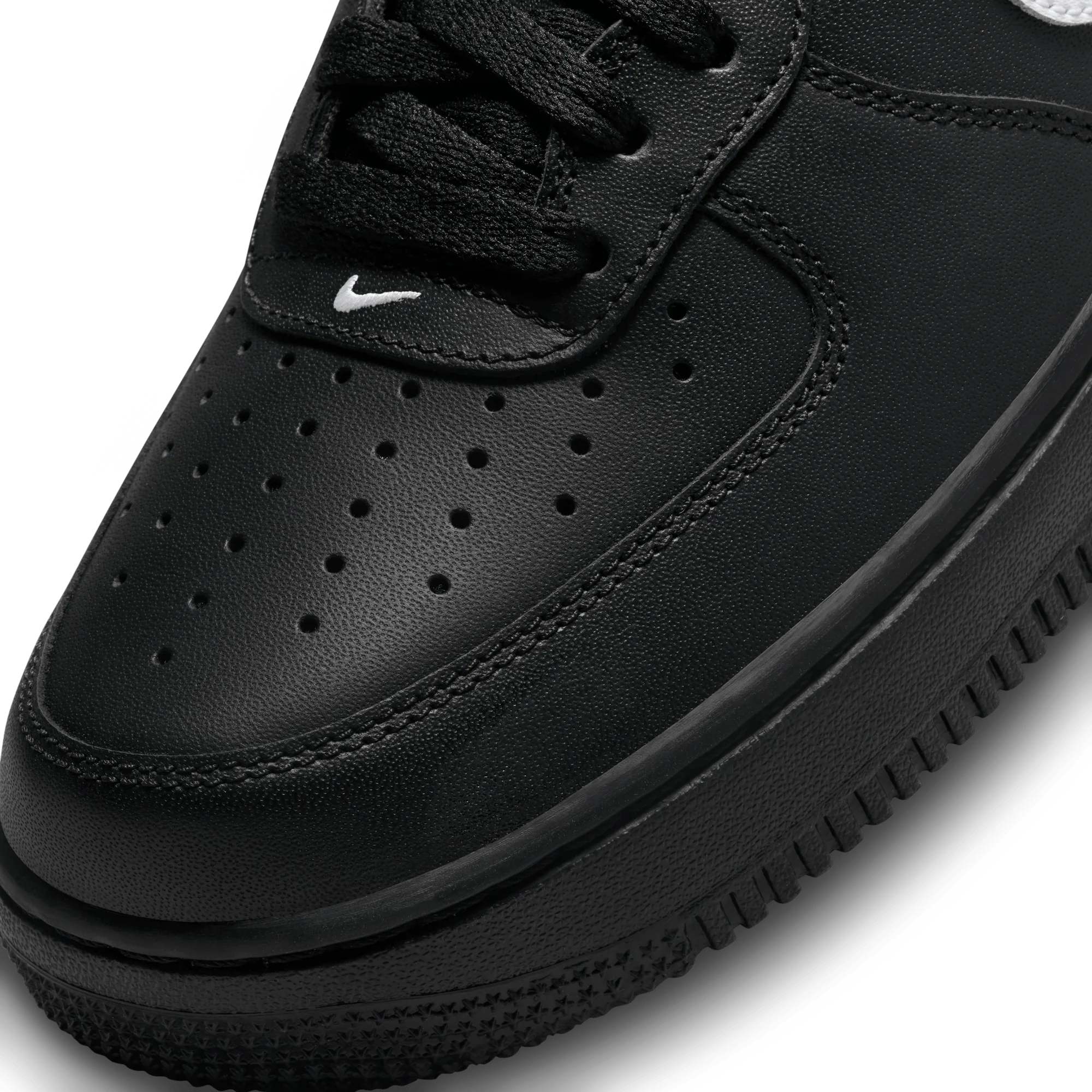 Nike Air Force 1 Low '07 Black White 4